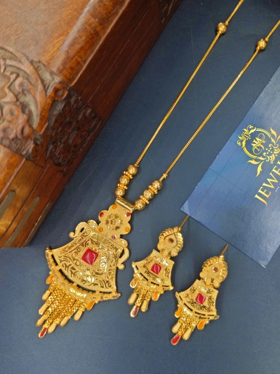 Kalesi an 1 Gm Gold Plated Chain Set.