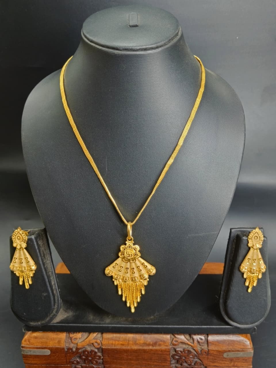 Darshana  1 Gm Gold Plated Chain Set