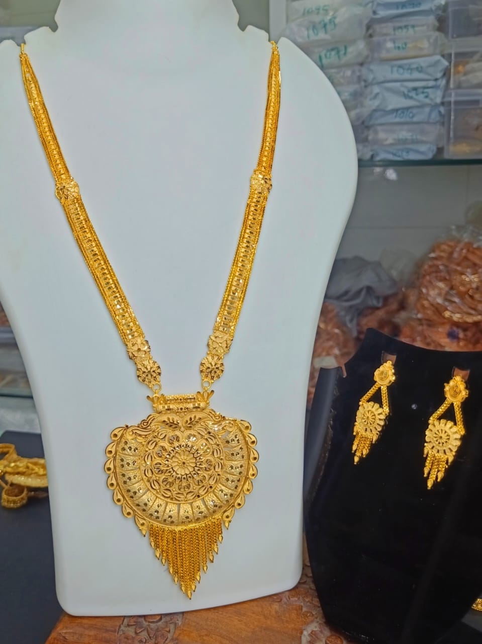 Divya FLower look, Premium Quality Rani har !