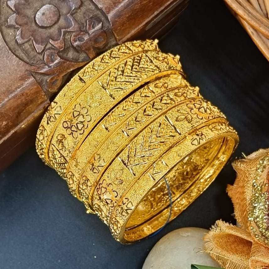 Nivedita One Gram Gold 6 pis Bangles Set