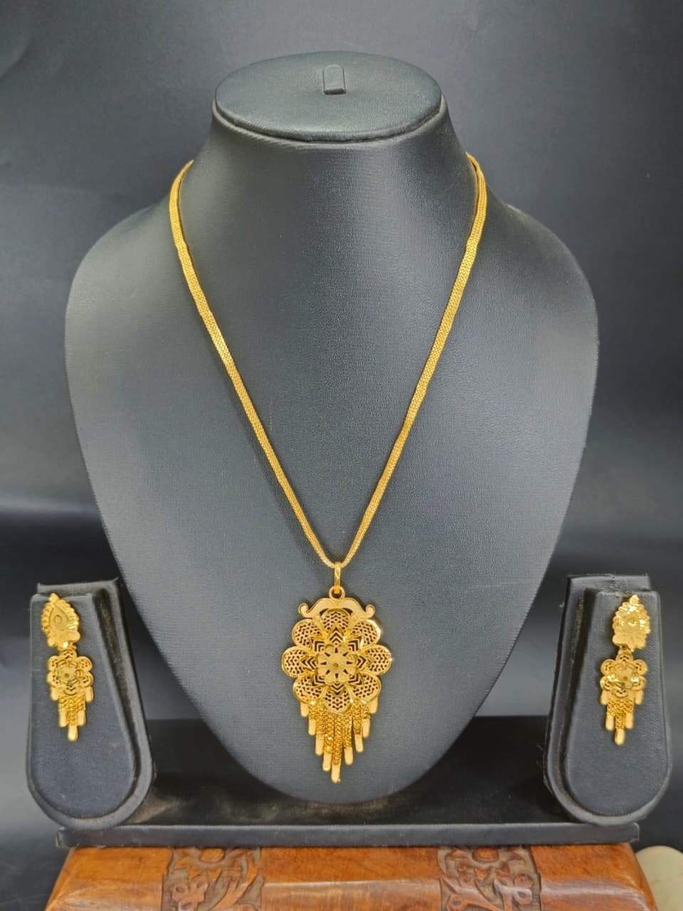 Bandita  1 Gm Gold Plated Chain Set