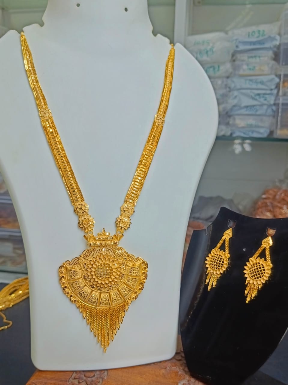 Aanya FLower look, Premium Quality Rani har !