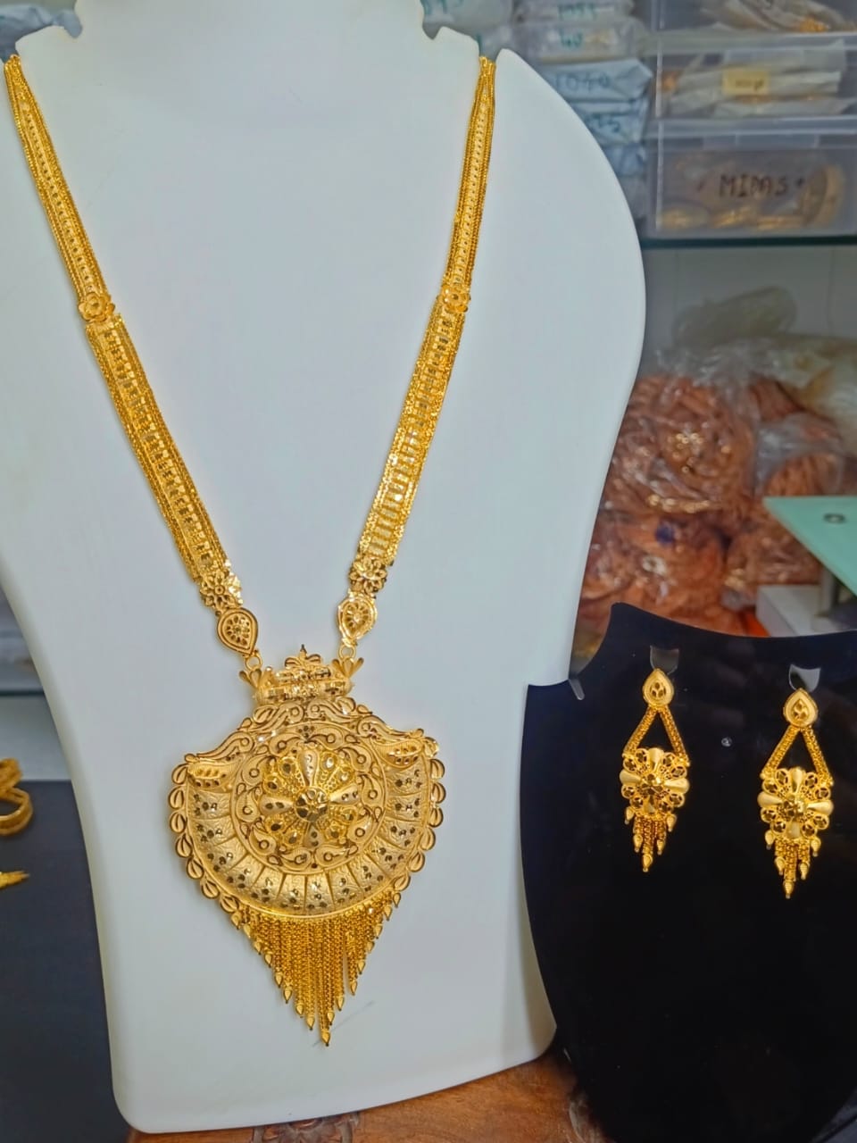 Advika FLower look, Premium Quality Rani har !