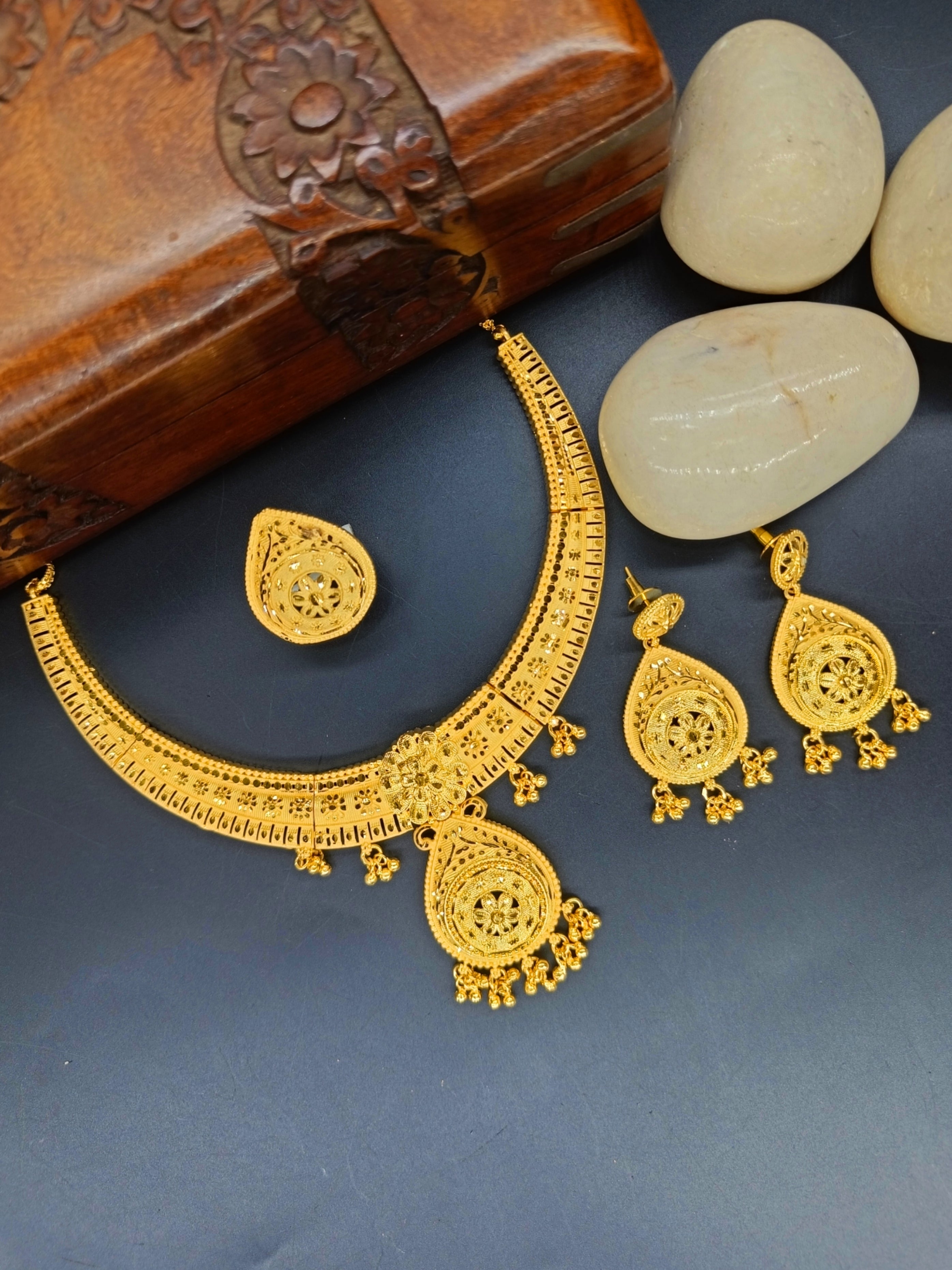 Kanishka 1 Gram Gold Plated Designer Fancy Necklace Set