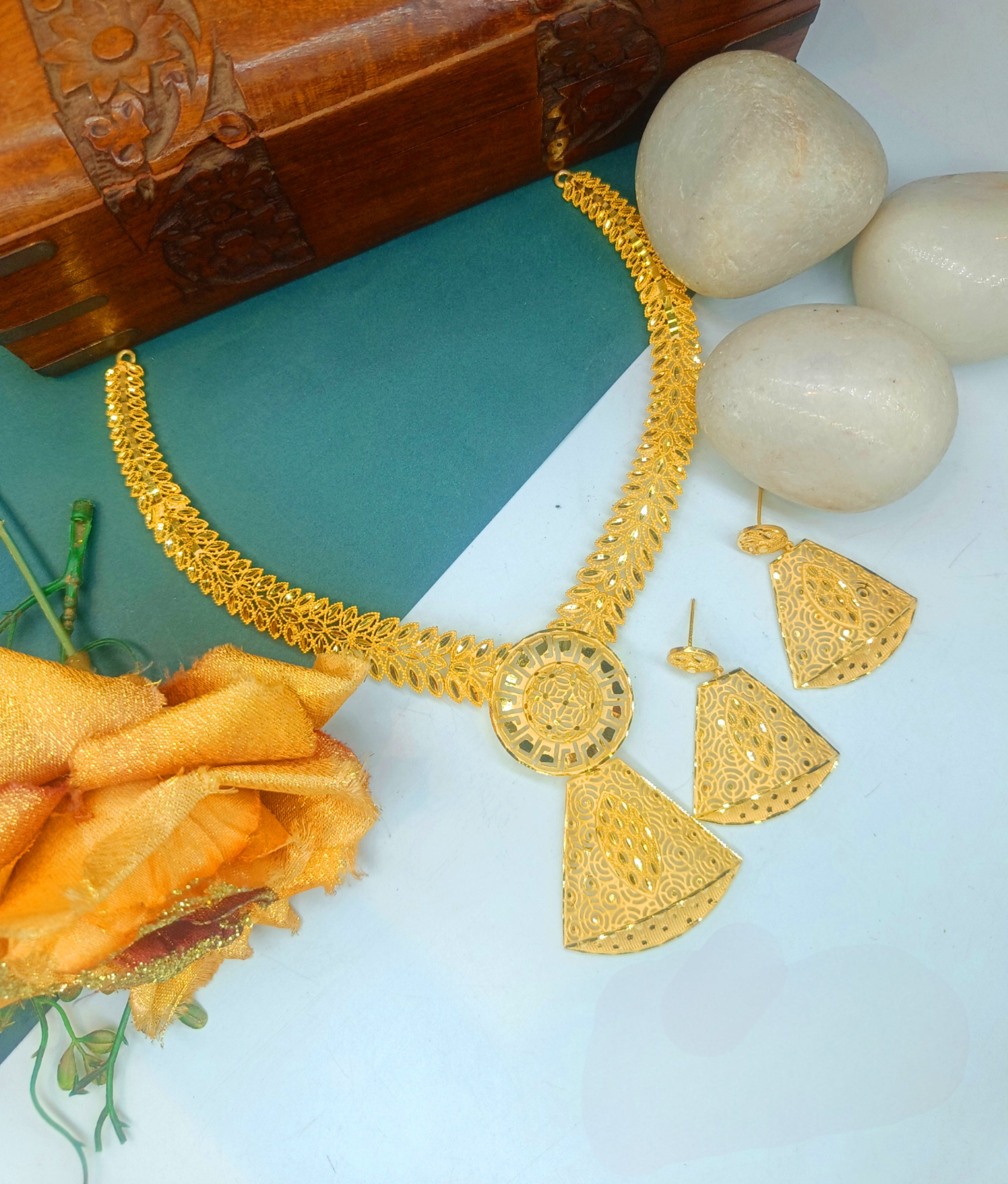 Aylin Sultana 1 Gram Gold Plated Designer Necklace Set