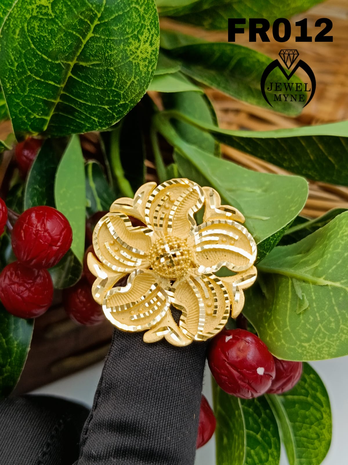 Tinkle 1 Gm Gold Plated Women Finger Ring
