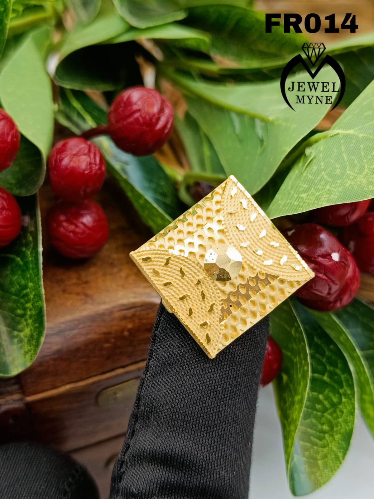Clang 1 Gm Gold Plated Women Finger Ring