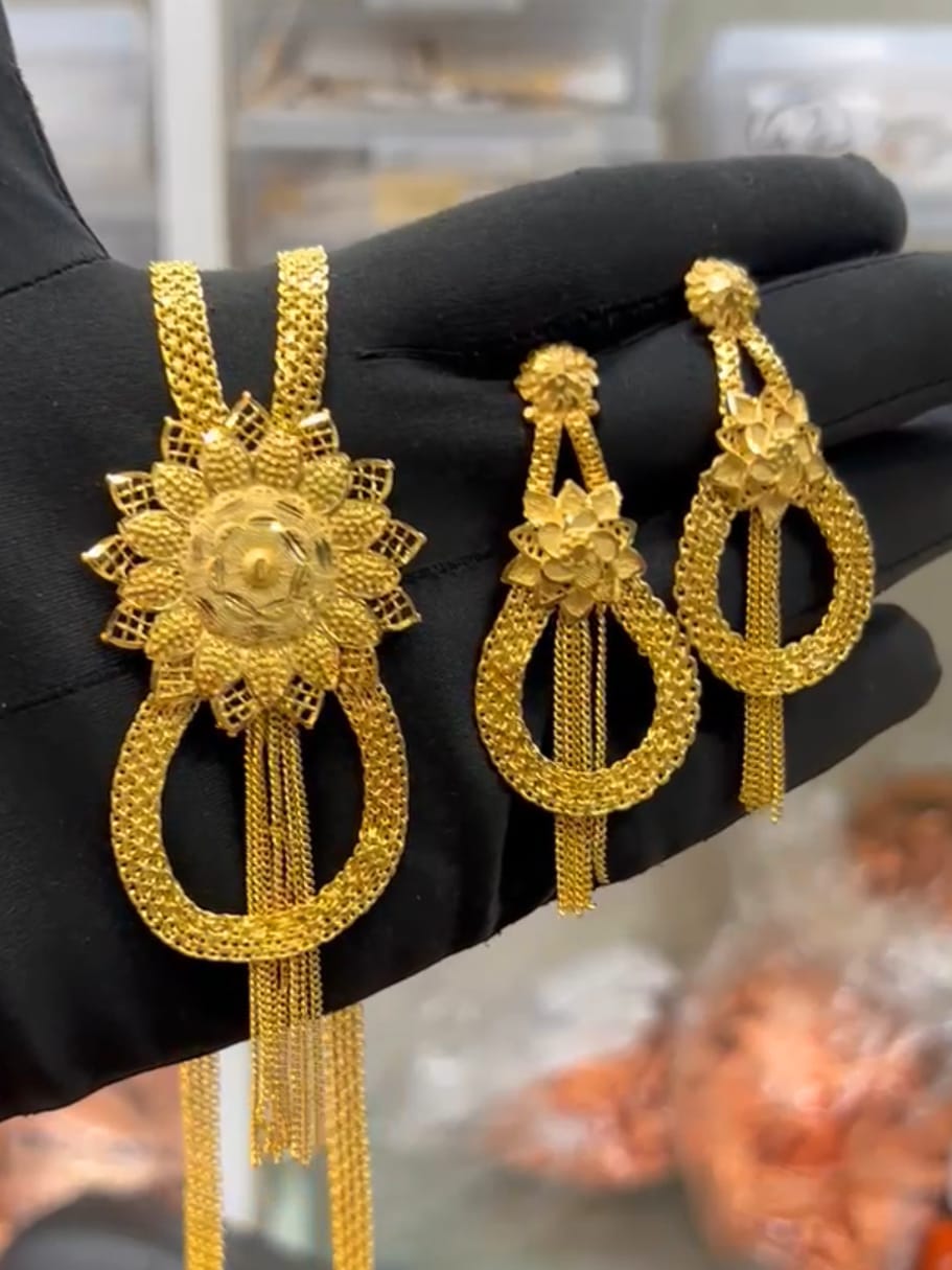Kamal 1 Gm Gold Plated Tie Chain Pendent Set