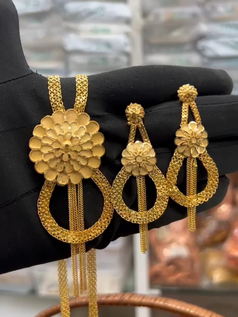Japain 1 Gm Gold Plated Tie Chain Pendent Set