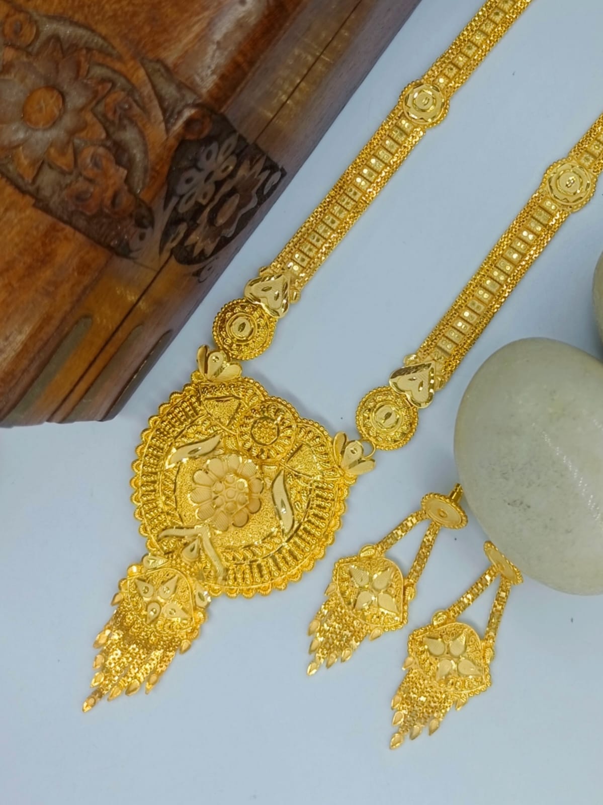 Nikita FLower look, Premium Quality Rani har !