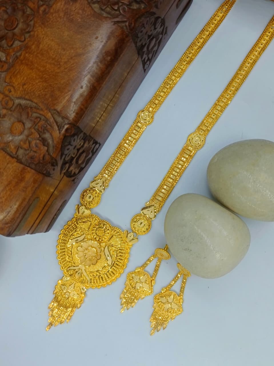 Nikita FLower look, Premium Quality Rani har !