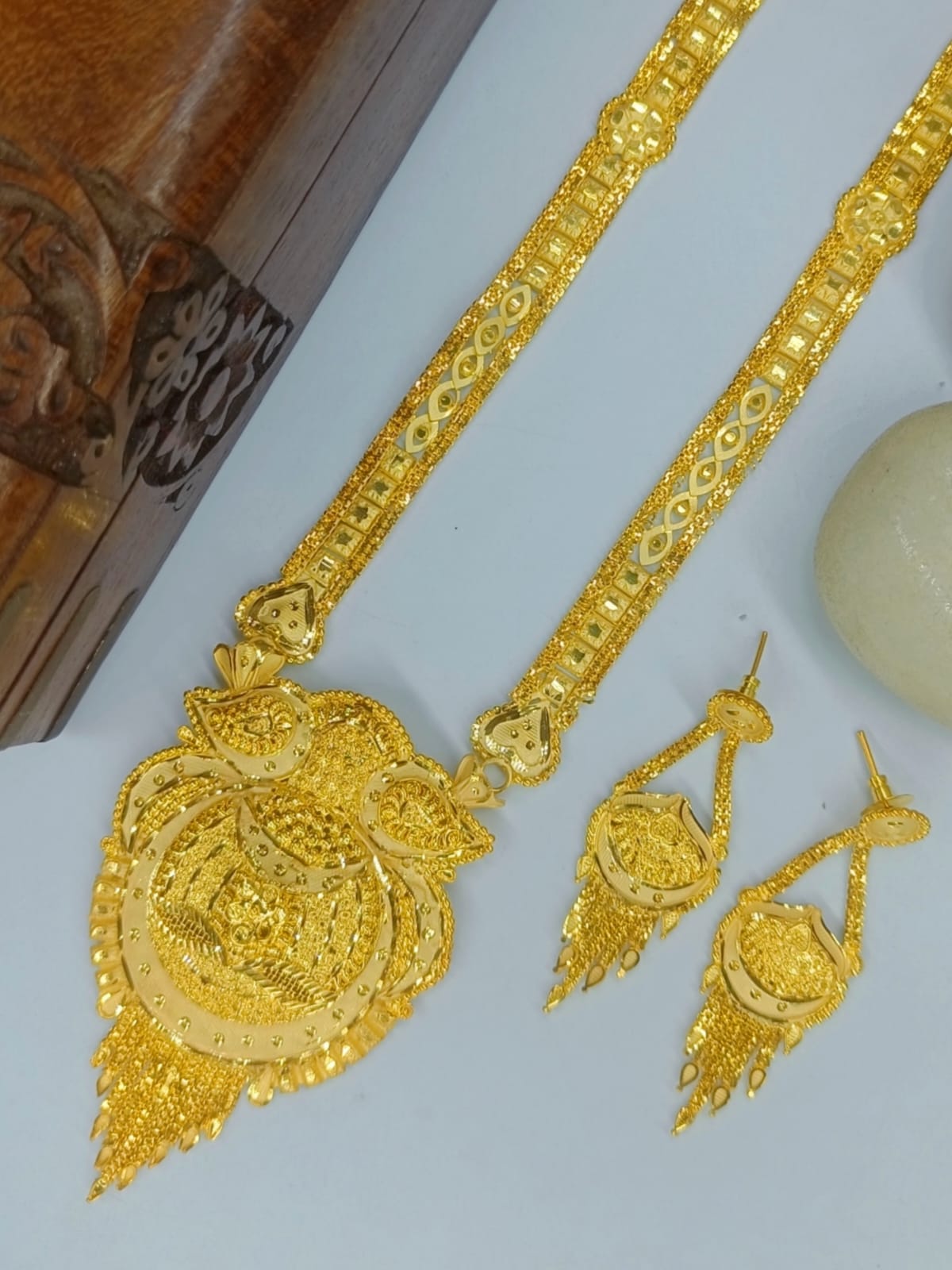 Ojasvi FLower look, Premium Quality Rani har !