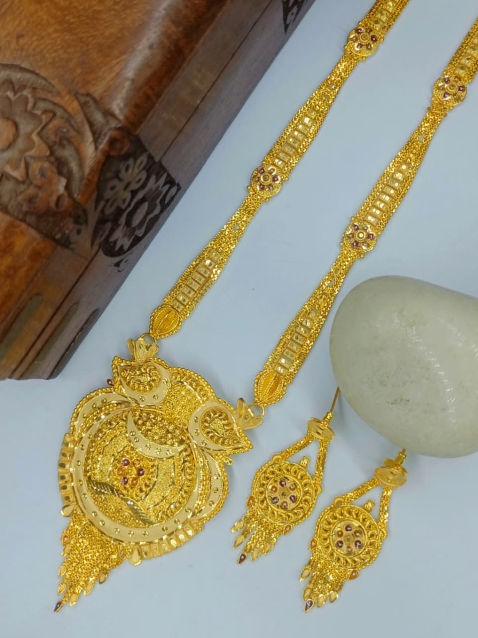 Nivedita FLower look, Premium Quality Rani har !