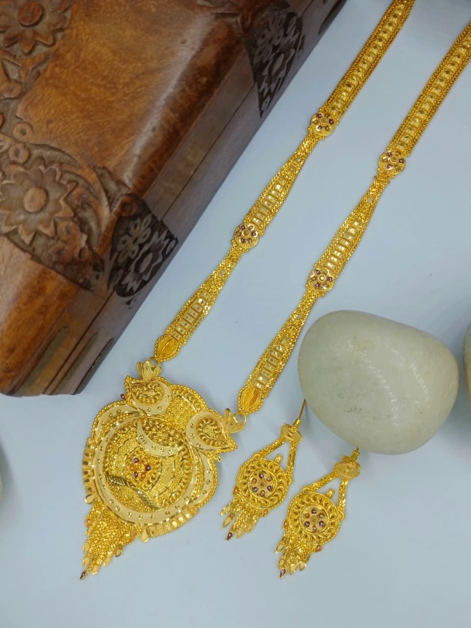 Nivedita FLower look, Premium Quality Rani har !