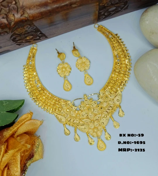 BX-59 One Gram Gold Foaming Designer Necklace Set 0001695